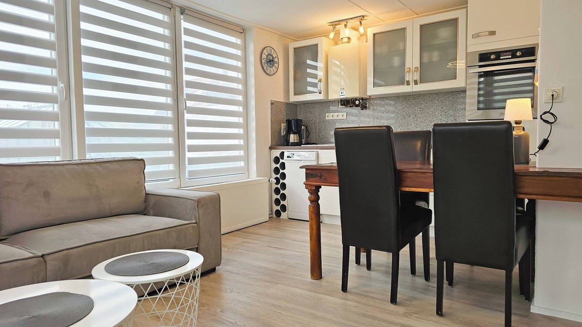 Westkapelle House | Vacation home directly at the foot of the dike