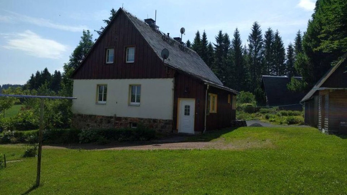Altenberg House | Vacation home "Ferien am Waldrand" - Cozy vacation apartment 70sqm at the edge of the forest