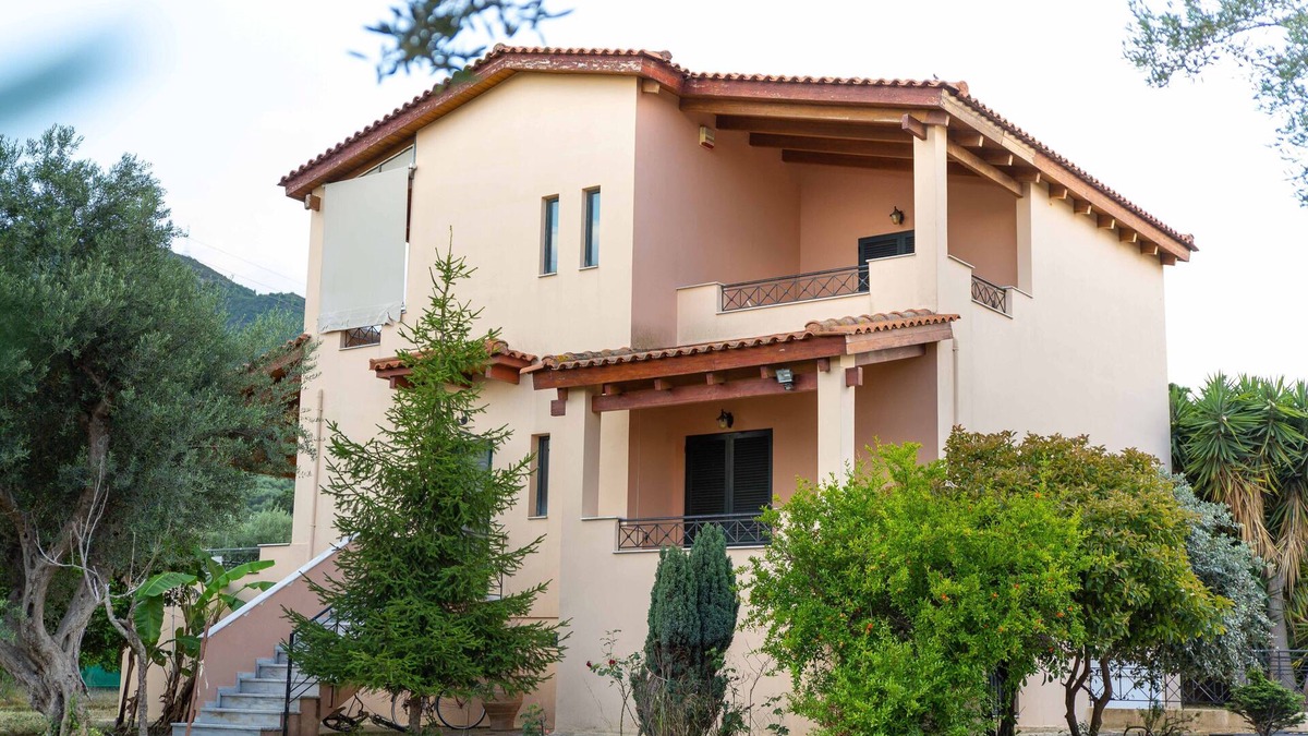 Psathopirgos House | Vacation Home