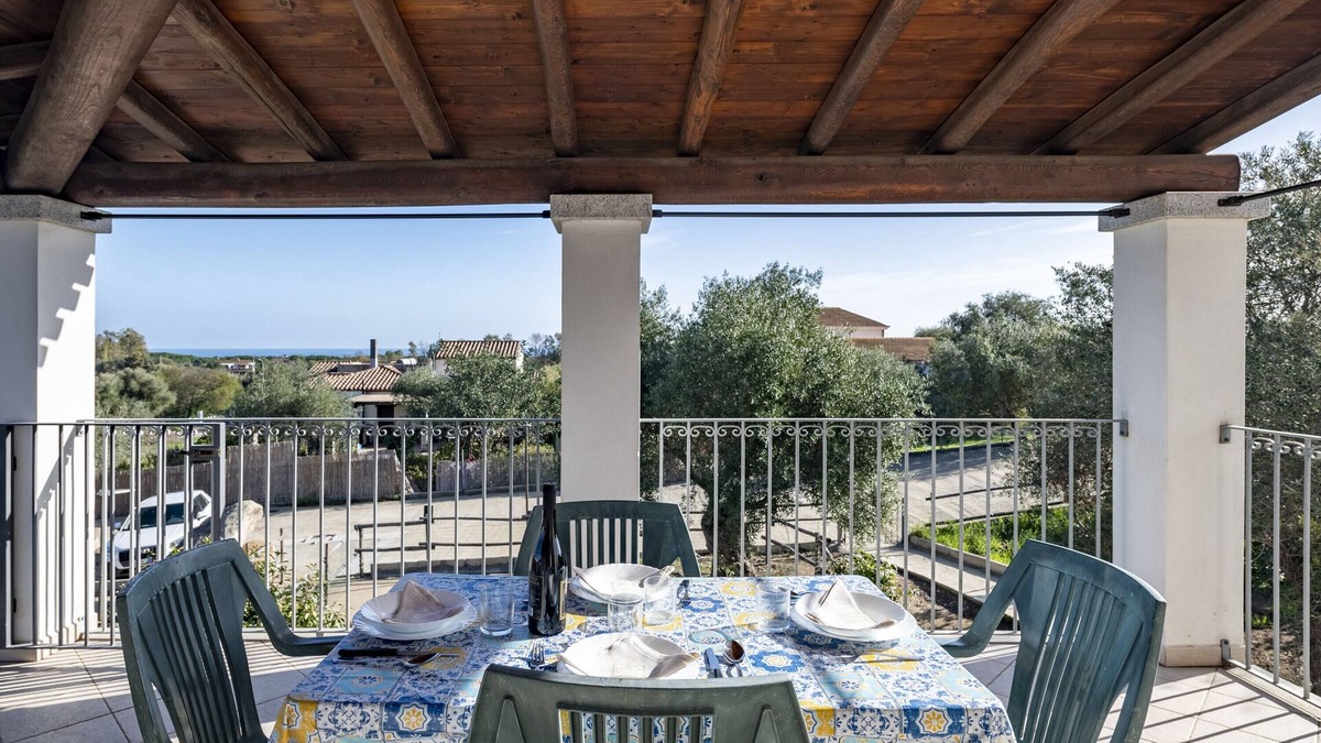 Torre di Bari House | Vacation Home "Guido Holiday" with Sea View, Private Terrace & Wi-Fi