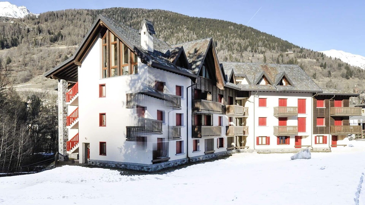 Ponte di Legno House | Vacation Home in Ponte Di Legno with 1 bedrooms sleeps 5