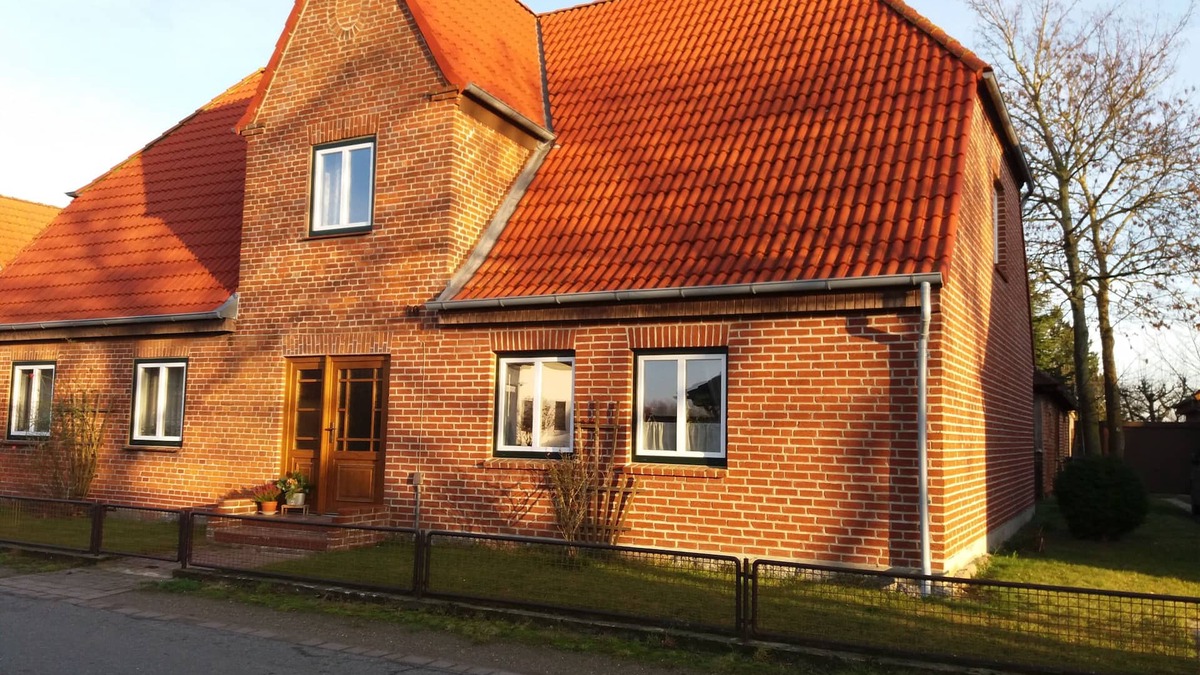 Dannau House | Vacation home " Igelnest " near Weißenhäußer beach