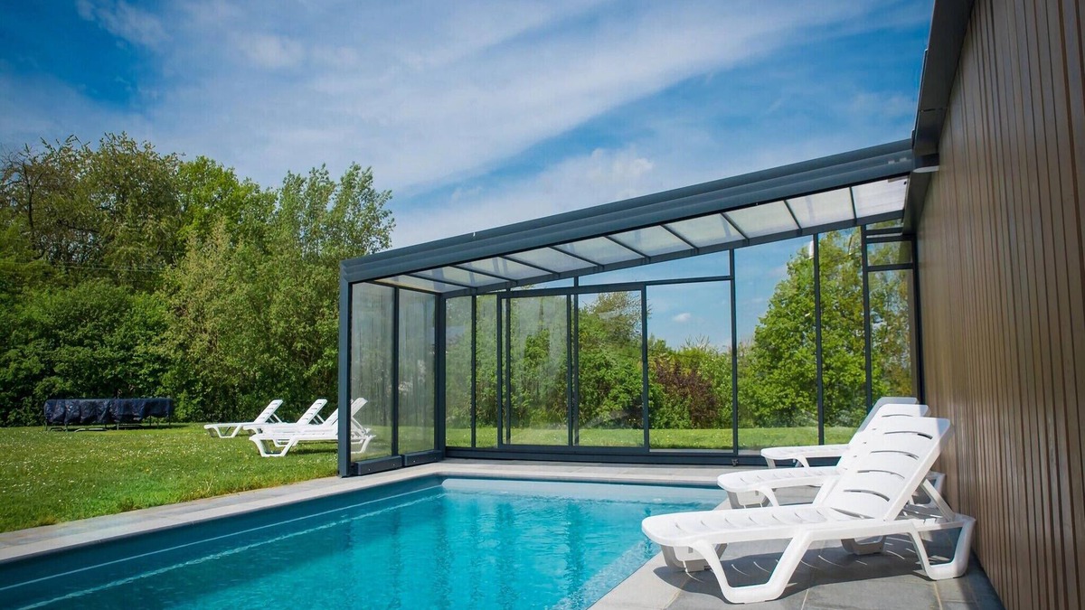 Borlon House | Vacation Home in Durbuy with Indoor Pool