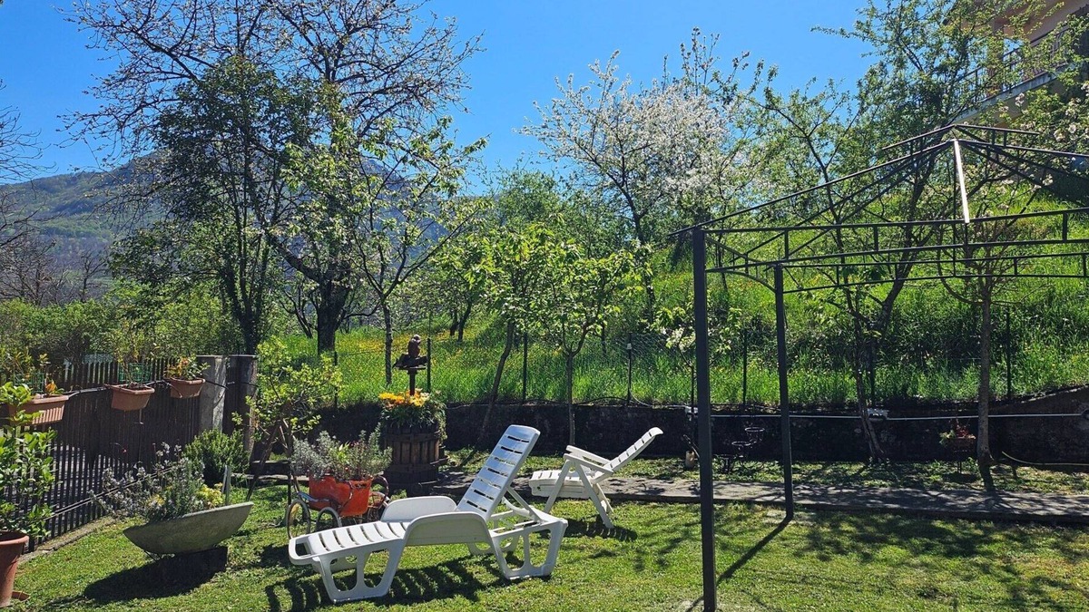 Arzeno House | VACATION HOME IN LIGURIA, ALTA VAL DI VARA. SUITABLE FOR FAMILIES WITH CHILDREN.