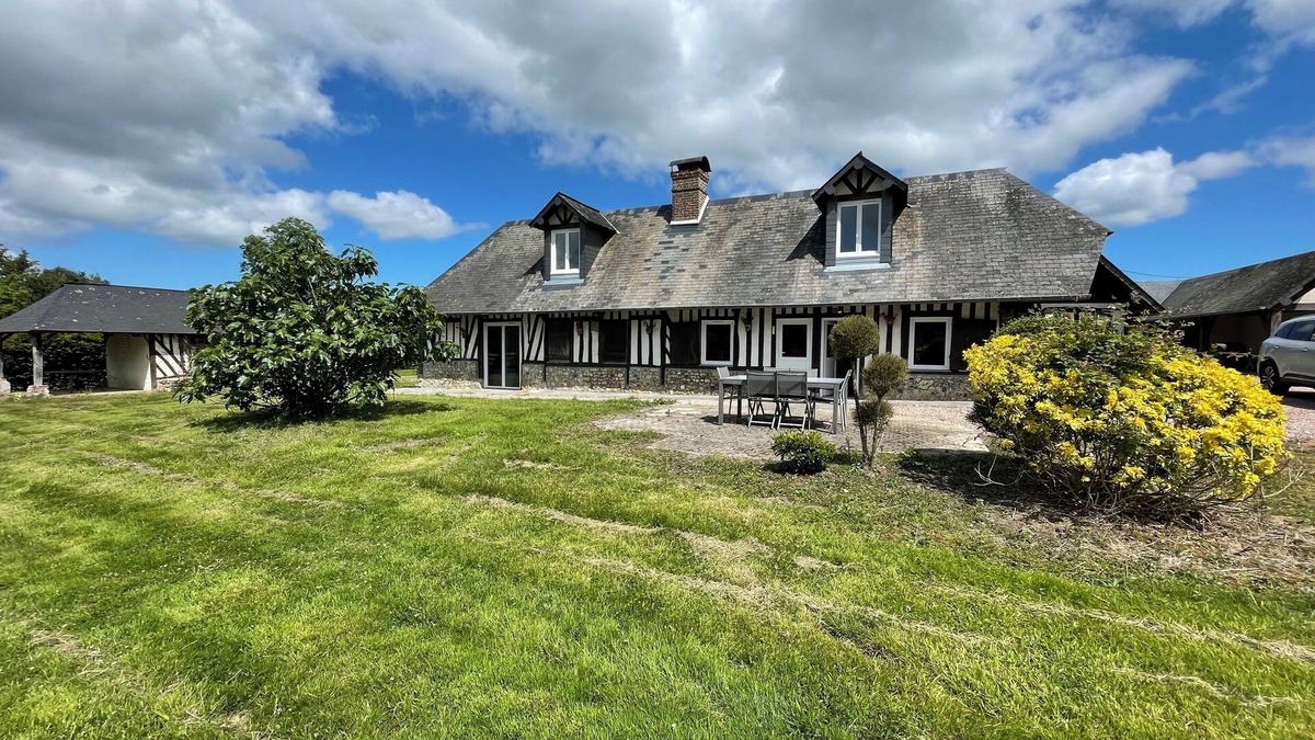 Beuzeville House | Vacation home in the countryside