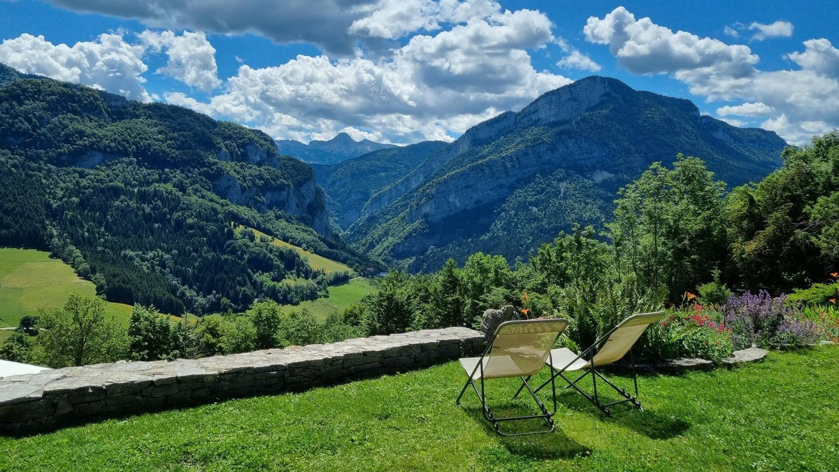 Rencurel Cottage | Vacation home in the Vercors completely renovated, wonderful location in the middle of nature