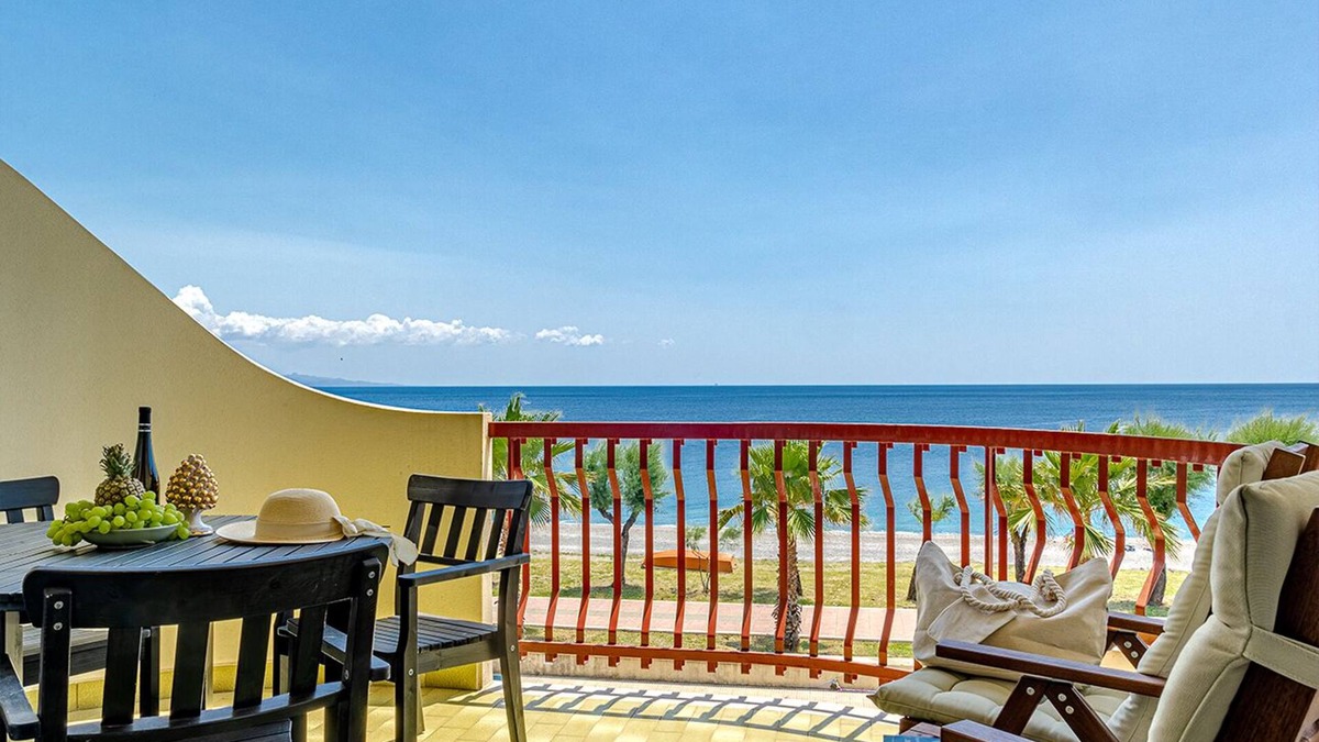 Nizza di Sicilia Apartment | Vacation home on the waterfront of Nice of Sicily