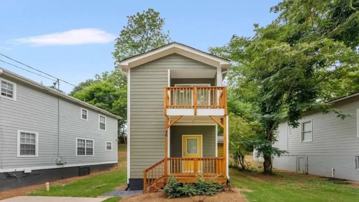 South Atlanta House | Vacation home just 7 minutes drive to Mercedes-Benz Stadium