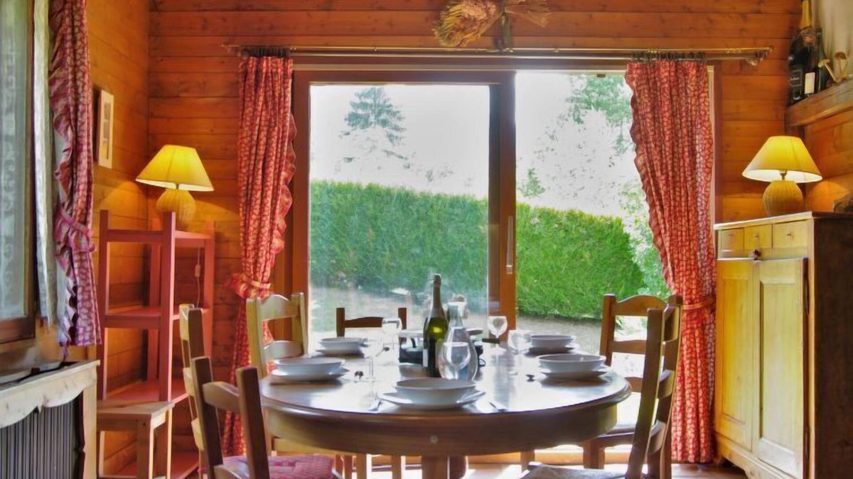 Les Bossons House | Vacation home L'Piri by Interhome