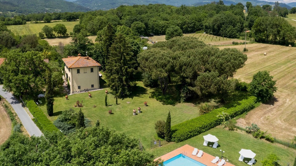 Porrena House | Vacation home Laura by Interhome