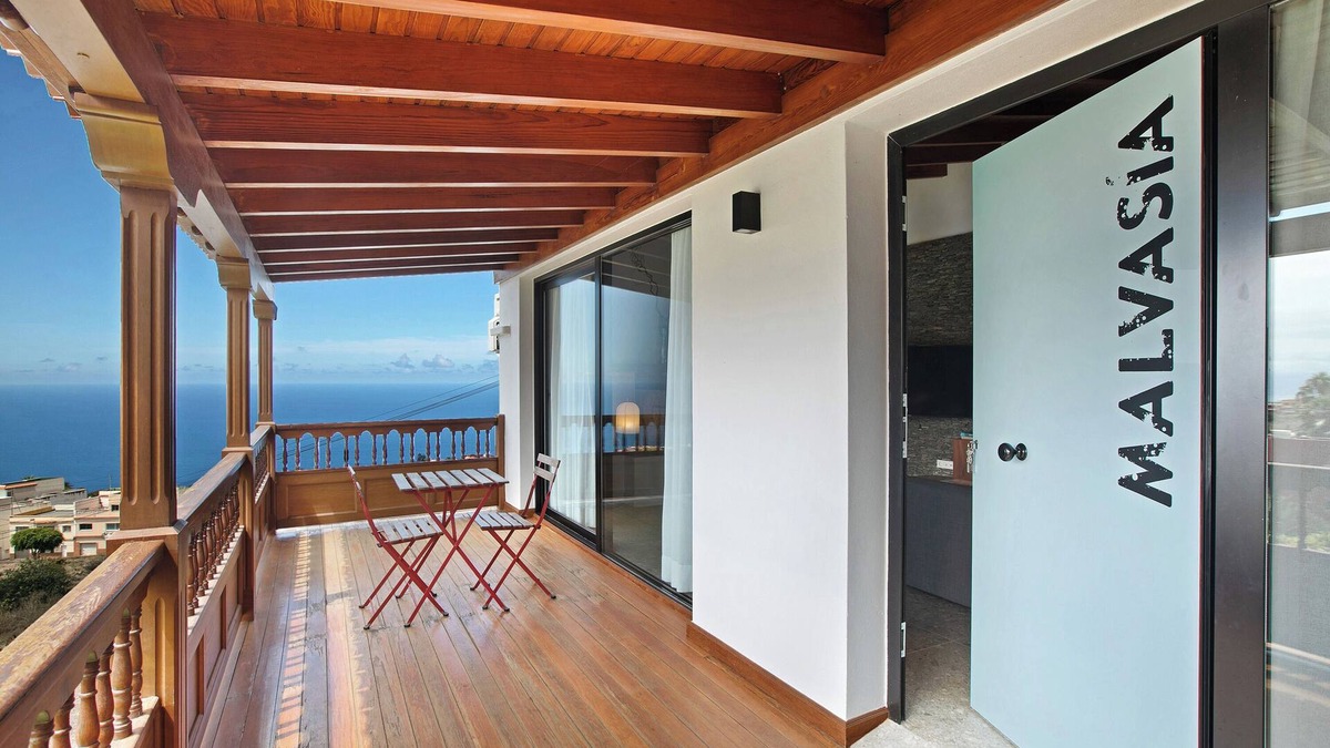 Sauzal House | Vacation Home 'Linaje del Pago Malvasia' with Sea View, Pool, Private Balcony & Wi-Fi