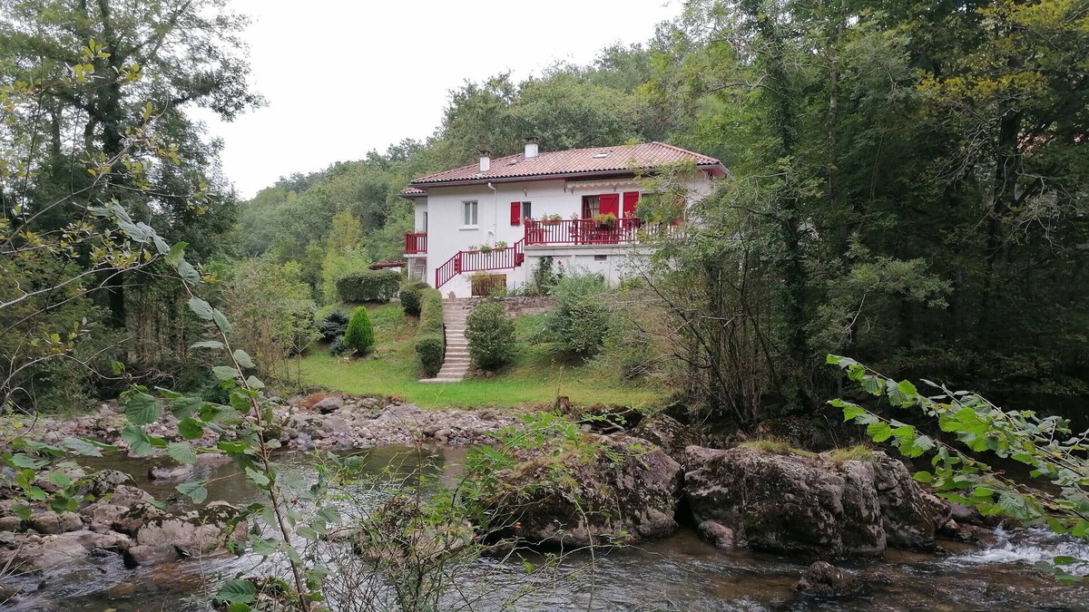 Esterencuby House | Vacation Home "Maison Kukusoa En Bord De Rivière" with Private Terrace & Wi-Fi