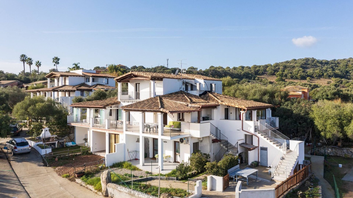 Torre di Bari House | Vacation Home "Marina Holiday" with Sea View, 2 Private Terraces & Wi-Fi