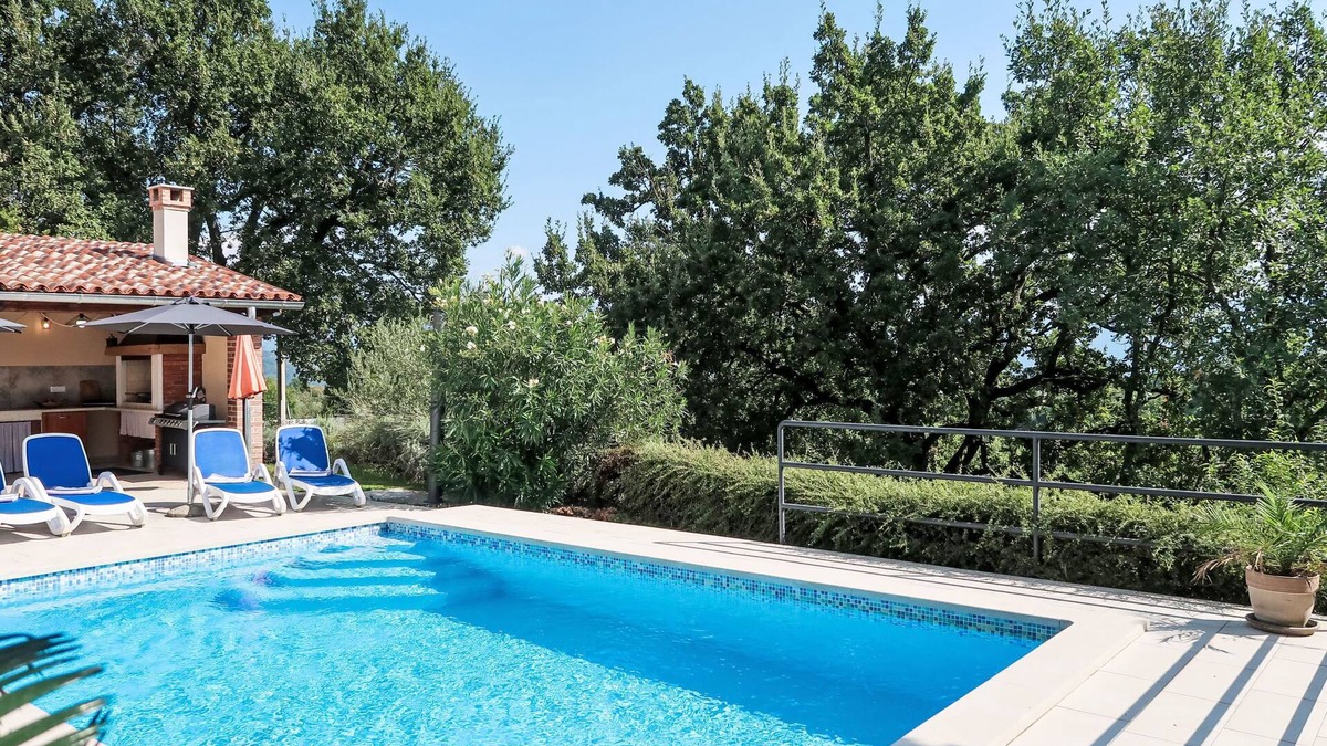 Pican House | Vacation home Mariva by Interhome