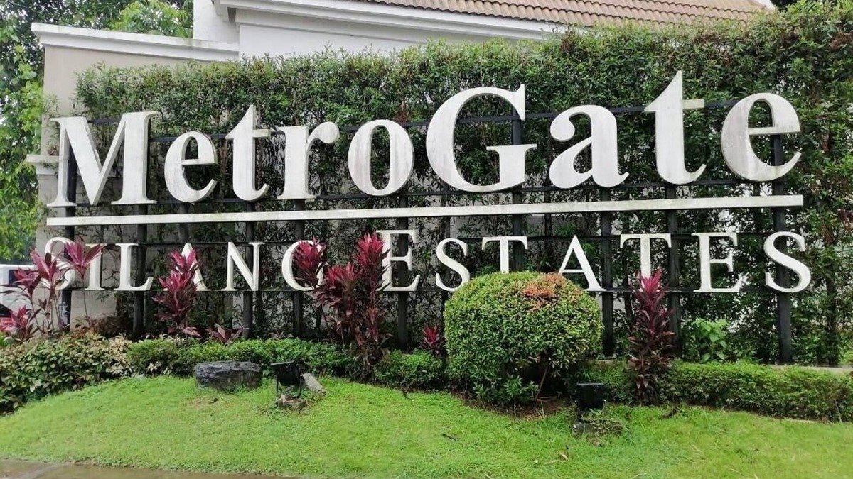 Silang House | Vacation Home Metrogate Silang EstatenCozy and Beautiful environment