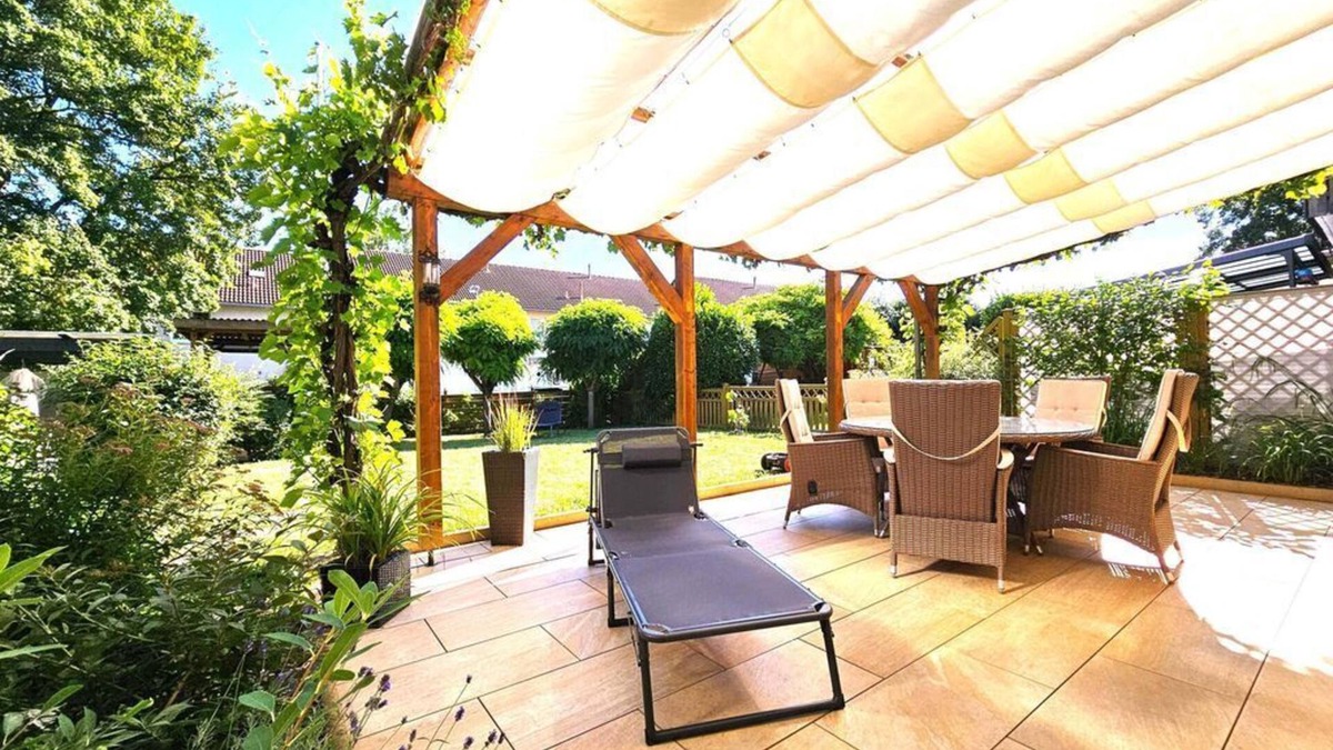 Bad Sobernheim House | Vacation home Nahetal - Holiday home, shower and bath, WC, 3 bedrooms