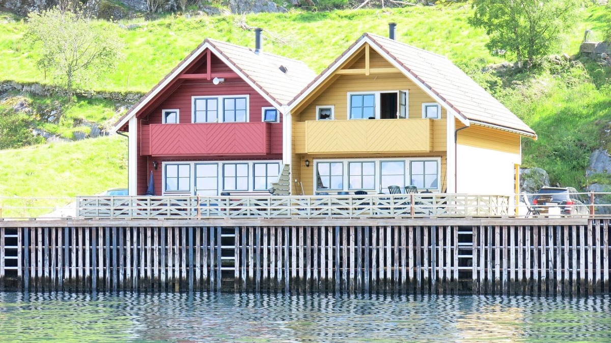 Hoyanger House | Vacation home Norway on the Sognefjord: several motorboats 9.9 hp to 60 hp for hire.