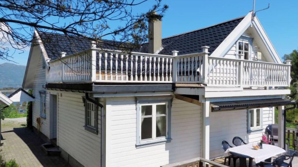Tysnes House | Vacation home Nyborg (FJH632) in Onarheim - 10 persons, 4 bedrooms