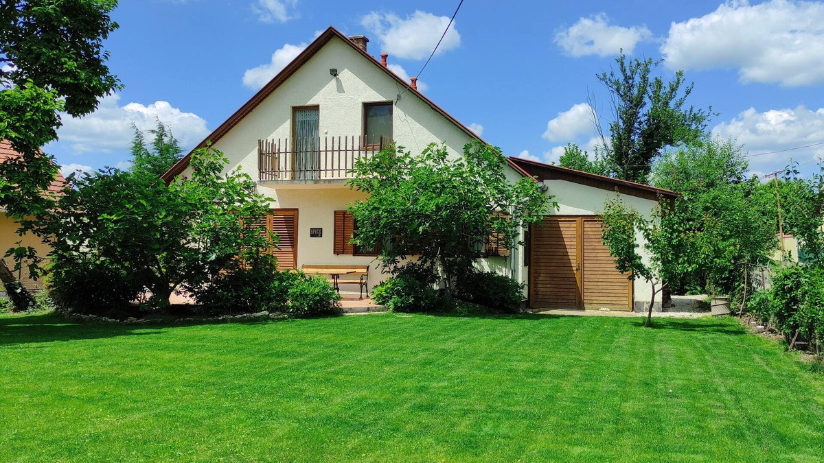 Balatonakali House | Vacation home on Lake Balaton in Balatonakali.