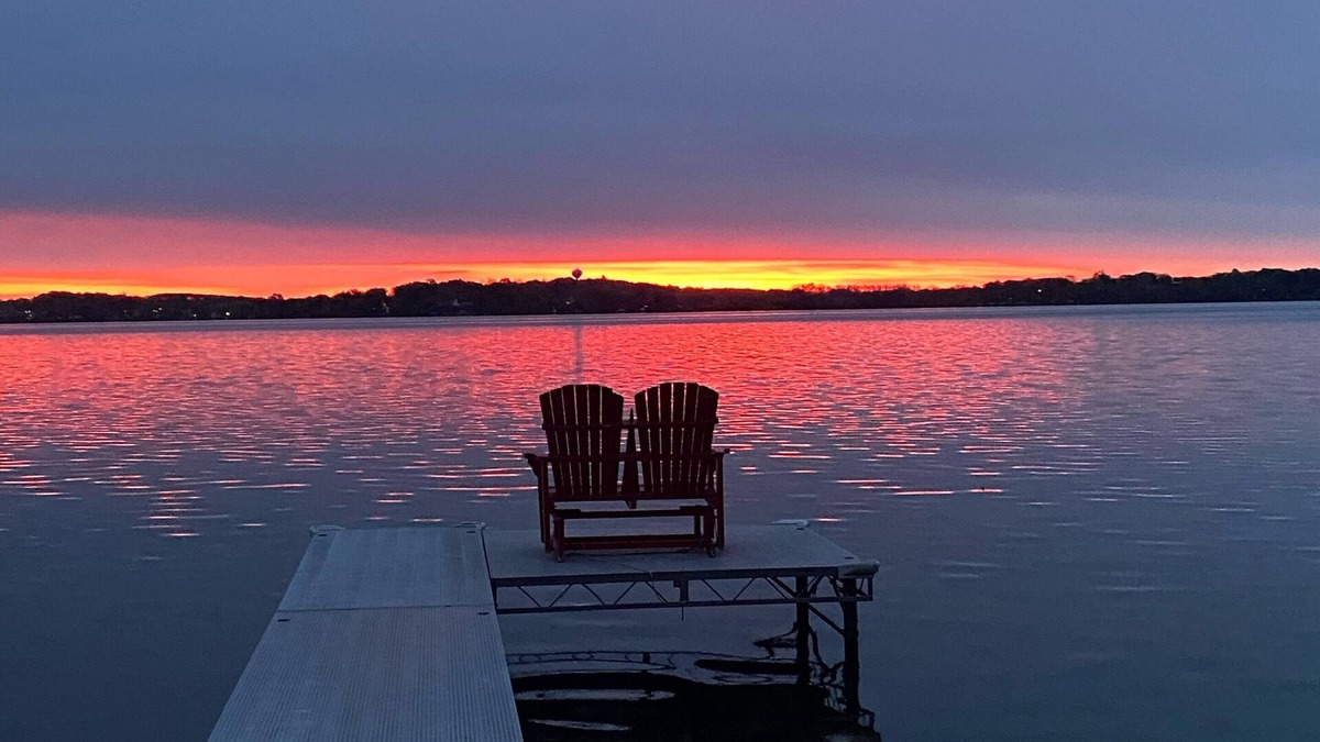 Fitchburg House | Vacation Home on Lake Waubesa - Close to Madison yet peaceful