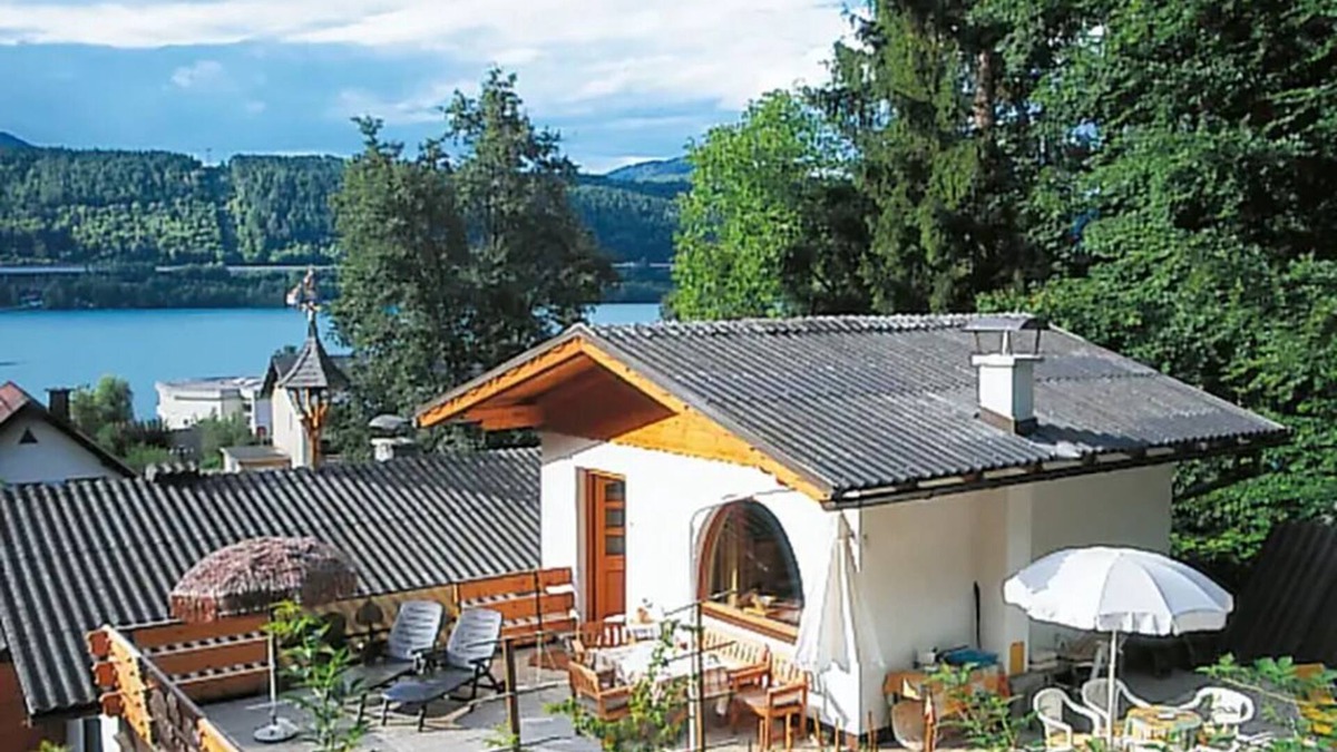 Augsdorf House | Vacation home on the edge of the forest with private pool 2 minutes away from Lake Wörthersee