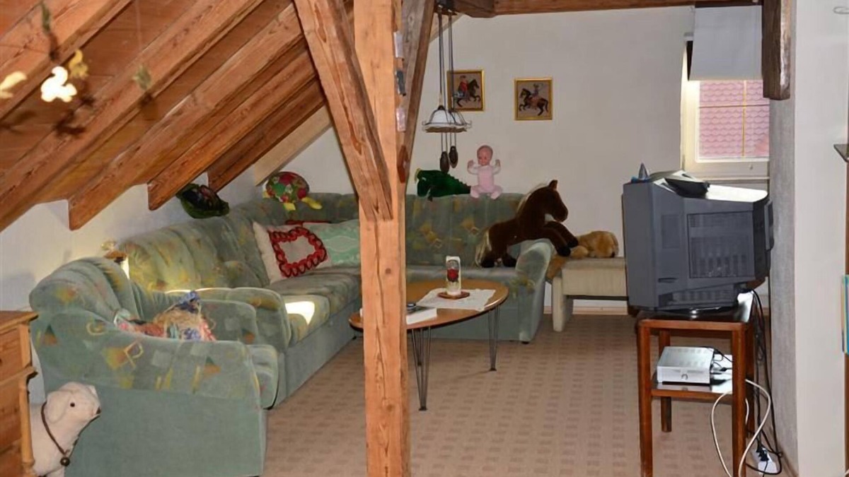 Diedorf Markt Apartment | Vacation home on the top floor with large living area and balcony