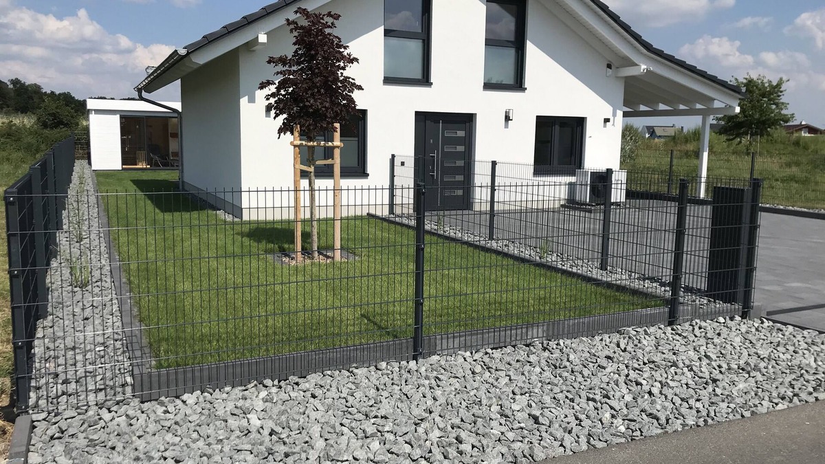 Lobnitz House | Vacation home Oskar on the lake with private beach for 4 adults, fireplace, boat and sauna