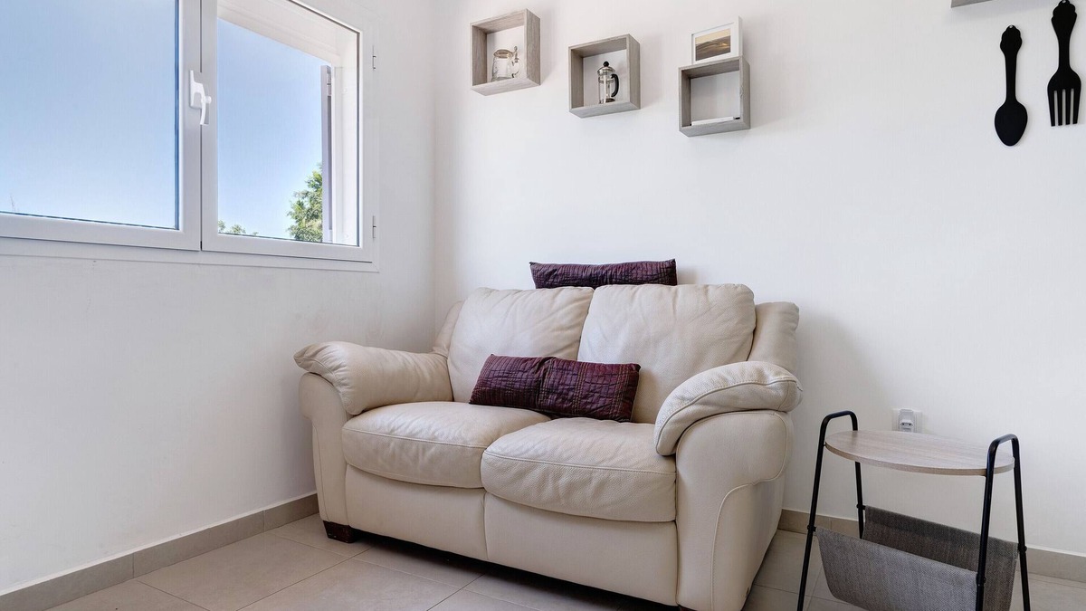 San Fernando House | Vacation Home 'Parigina' with Sea View, Private Terrace and Wi-Fi