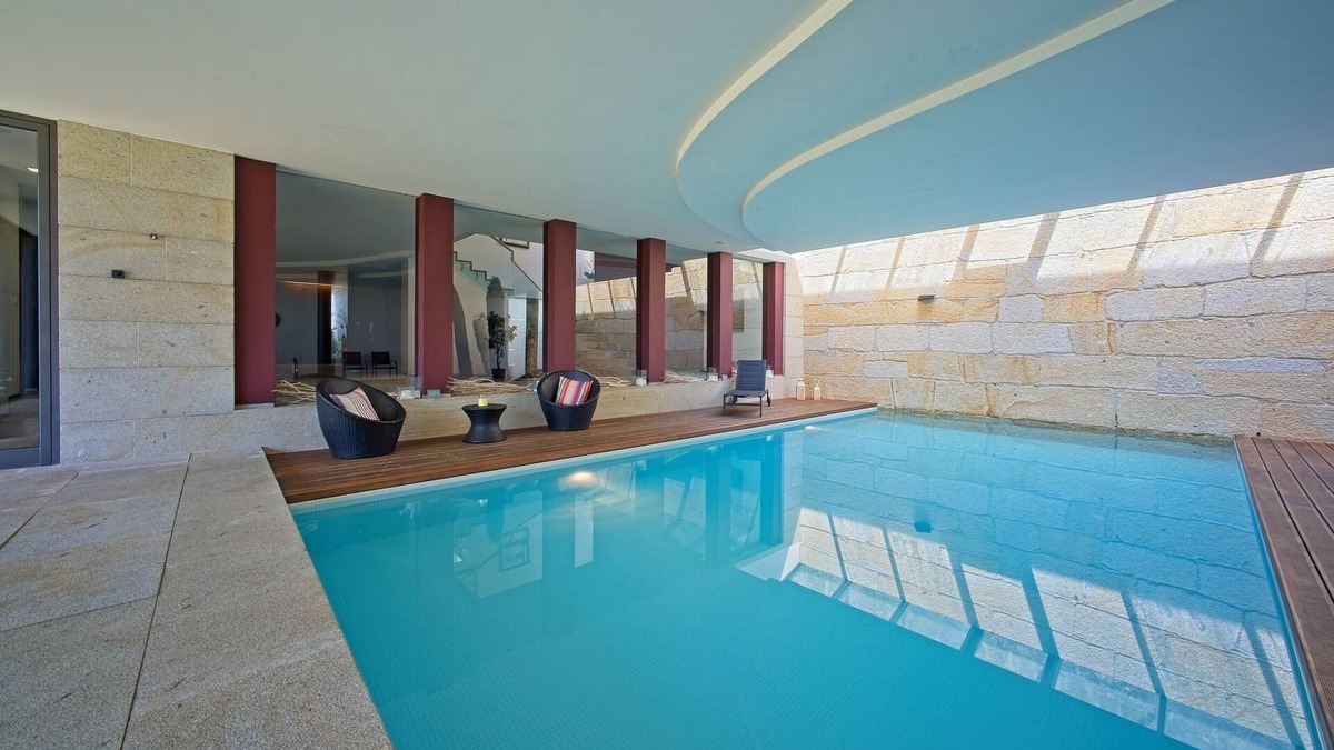 Carreco House | Vacation home with indoor pool and sea view!