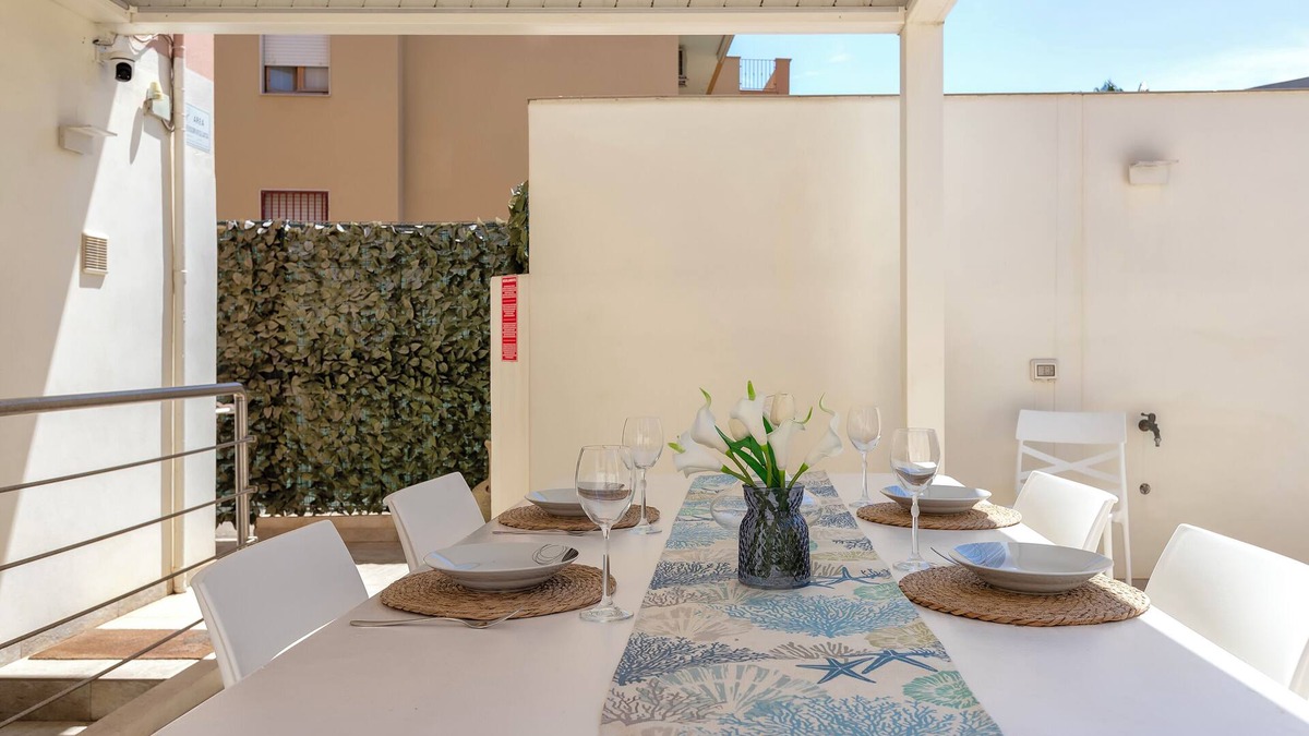 Lido House | Vacation Home 'Rosa dei Venti 2' with Terrace & Wi-Fi