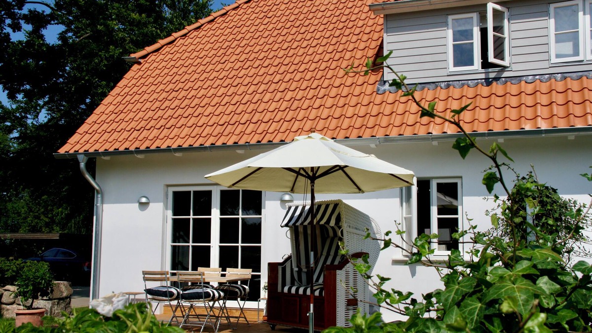 Rosenhagen House | Vacation home " Sealounge " on the Baltic Sea, free WLAN, sauna, beach chair, -SEASIDE-