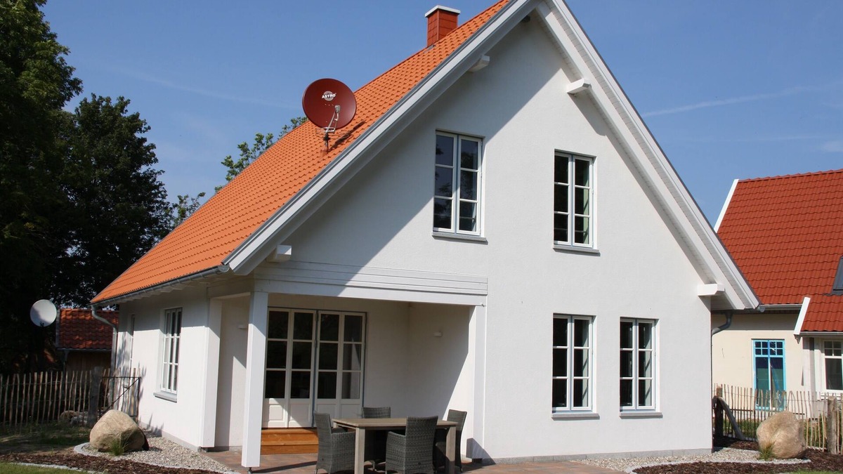 Rosenhagen House | Vacation home " Seegarten " at the Baltic Sea, wellness bath, fireplace, free WLAN -SEASIDE-
