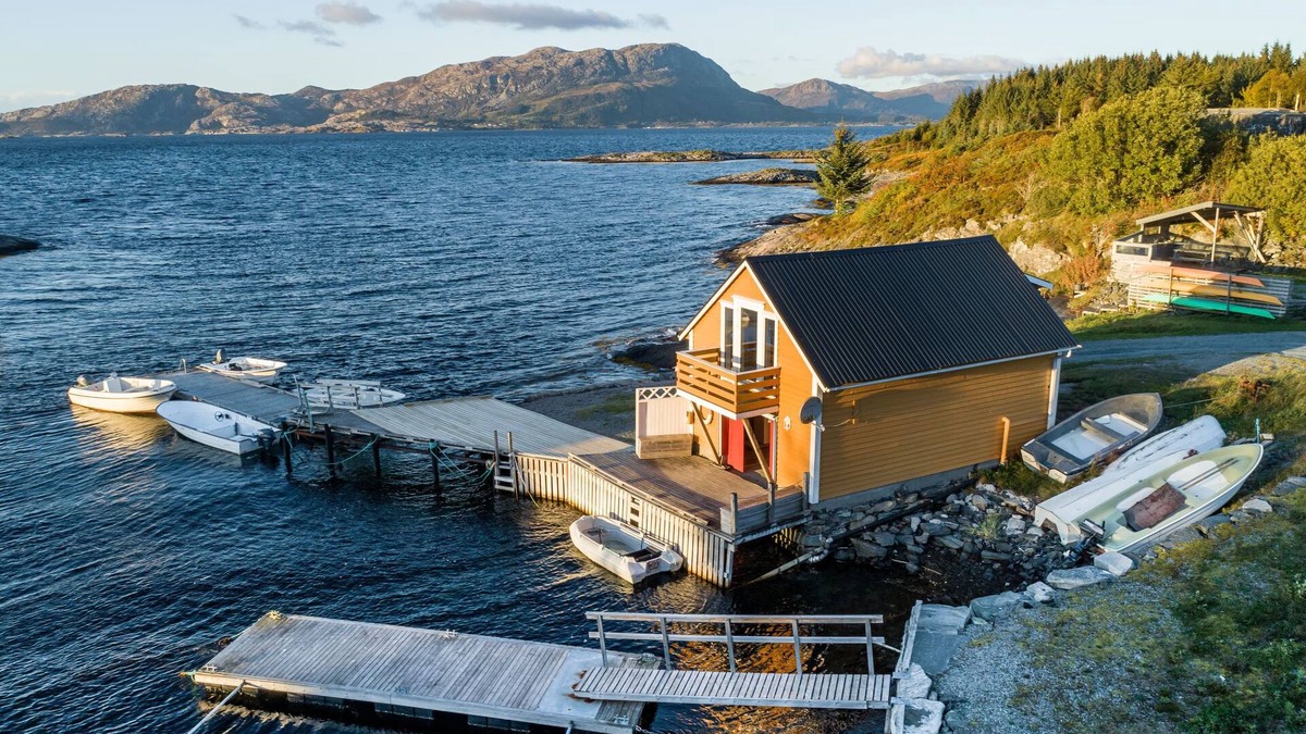 Lammetu House | Vacation home Sjøbua by Interhome