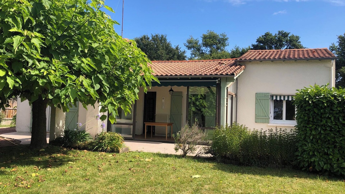 Le Porge House | Vacation home. Spacious and pleasant for family vacations. Conveniently located.