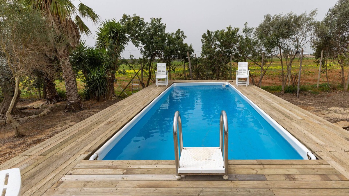 Vittoria House | Vacation Home "The Holiday and Art Seahorse House" with Mountain View, Private Pool & Wi-Fi