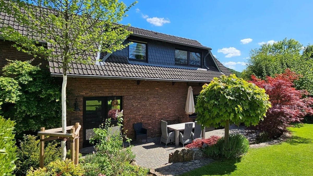 Obermaubach House | Vacation home "Tobi's Eifelhaus", 120 sqm, terrace, garden for up to 6 people