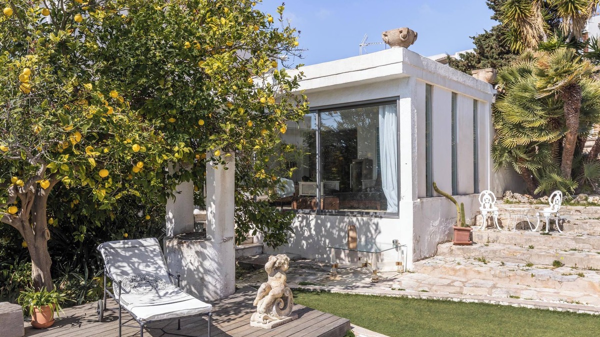 Calamayor House | Vacation Home "Torre Blanca" with Sea View, Shared Pool & Wi-Fi