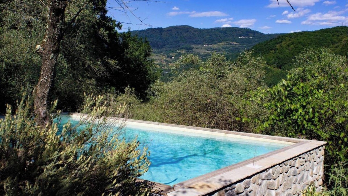 Gassano House | Vacation Home "Villa Gli Ulivi" with Mountain View, Private Pool & Wi-Fi