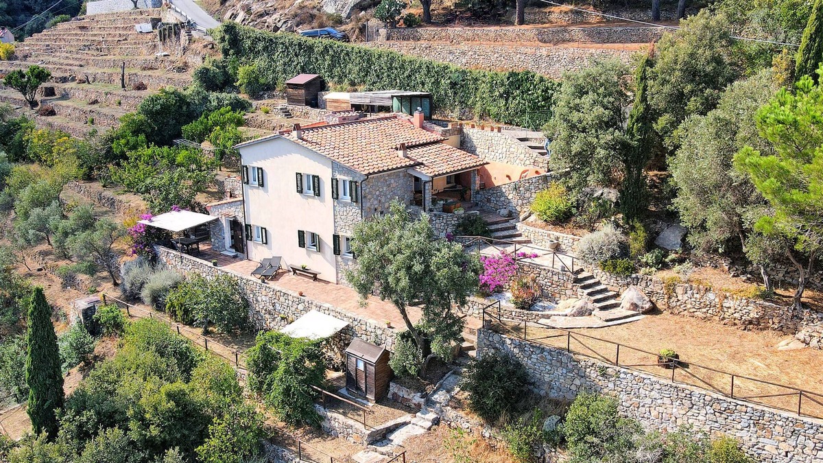Marciana House | Vacation home villa in a panoramic location with breathtaking views of the sea.