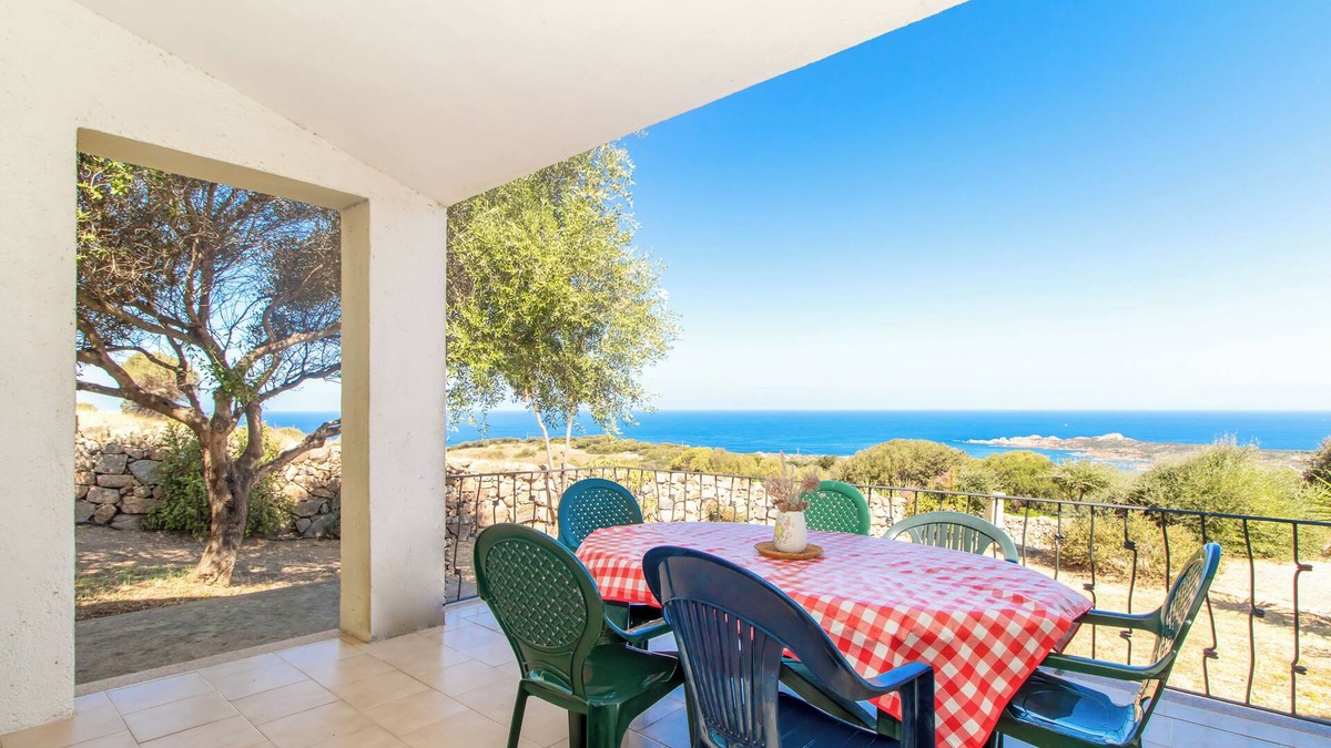 Paduledda House | Vacation Home Villa Agnese with Sea View, Terrace & Garden