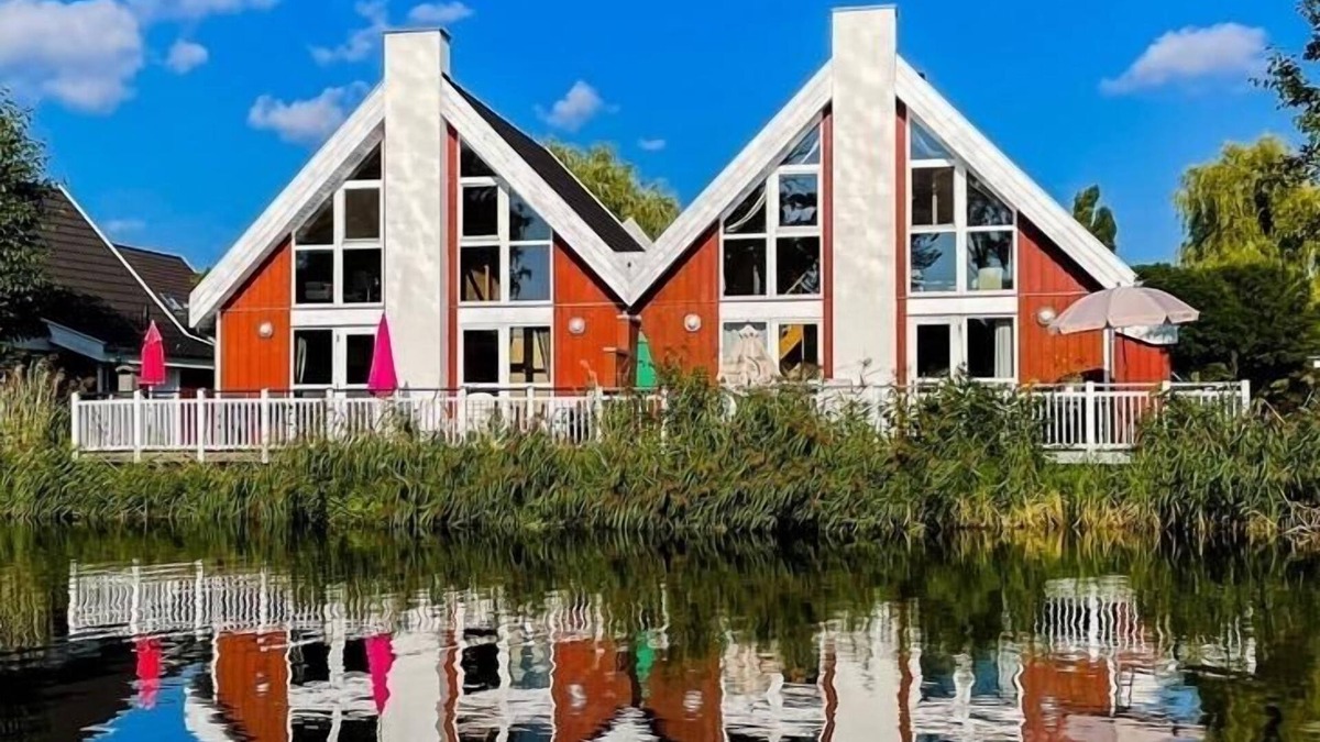 Wendisch Rietz House | Vacation home with water terrace incl. additional costs - with sauna and fireplace