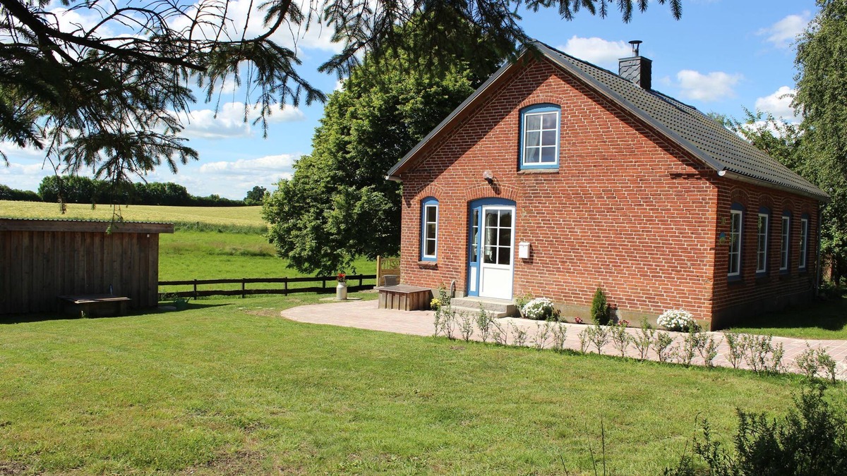 Esgrus House | Vacation home with garden and terrace in a quiet location, Baltic Sea 3 km away.
