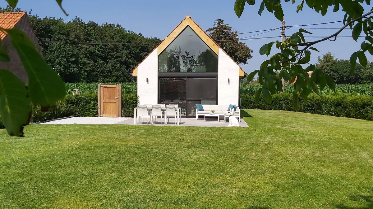 Merendree House | Vacation home with panoramic view over the fields