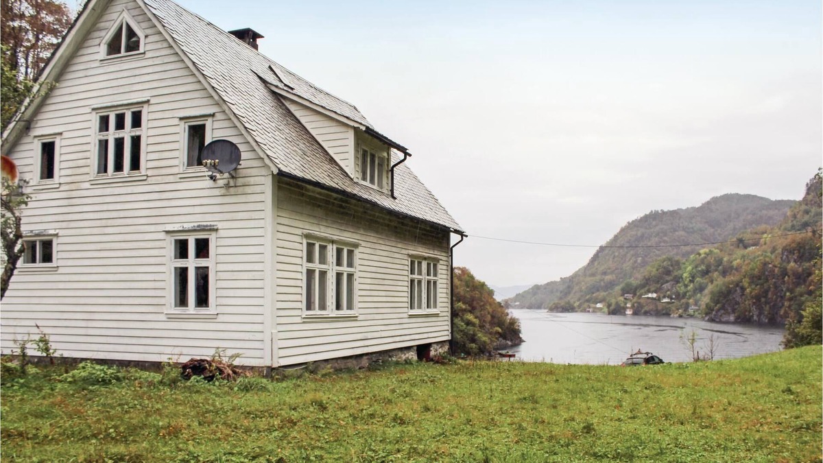 Fusa Apartment | Vacation home with two separate living units.