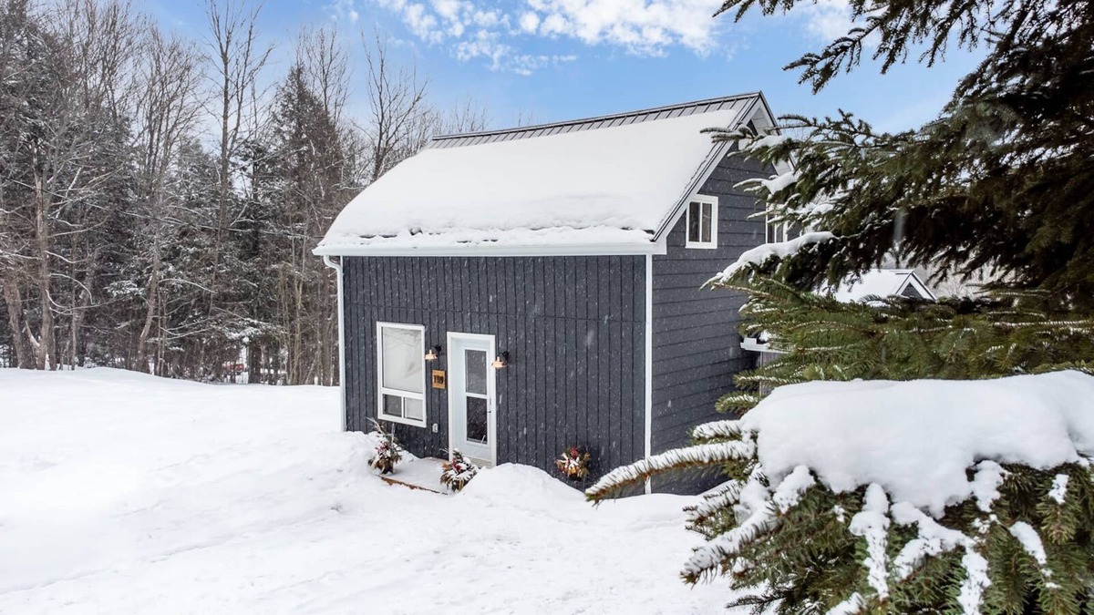 Haliburton House | Vacation Home / Work Remote Retreat