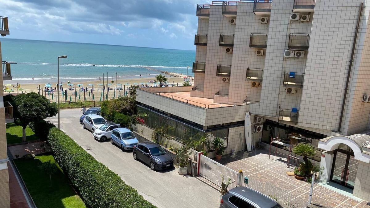 Nettuno Apartment | Vacation House Sea View (at 50mt)