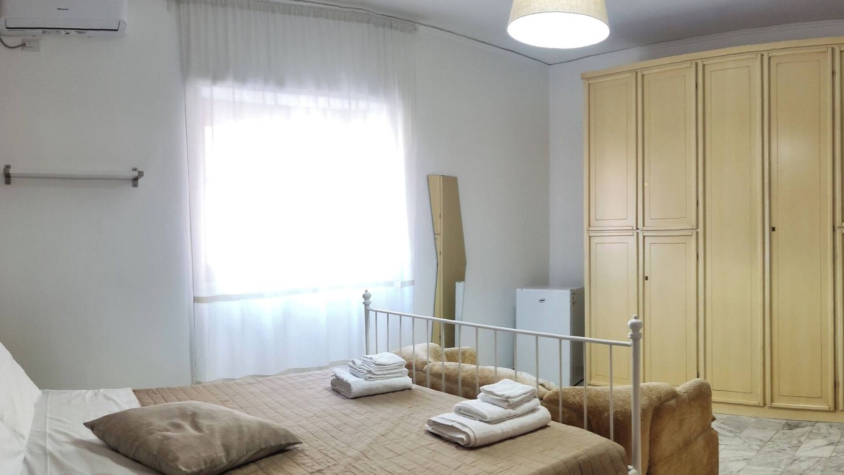 Portici Apartment | Vacation House - The Scent of the Sea.14 beds 50 meters from the sea!