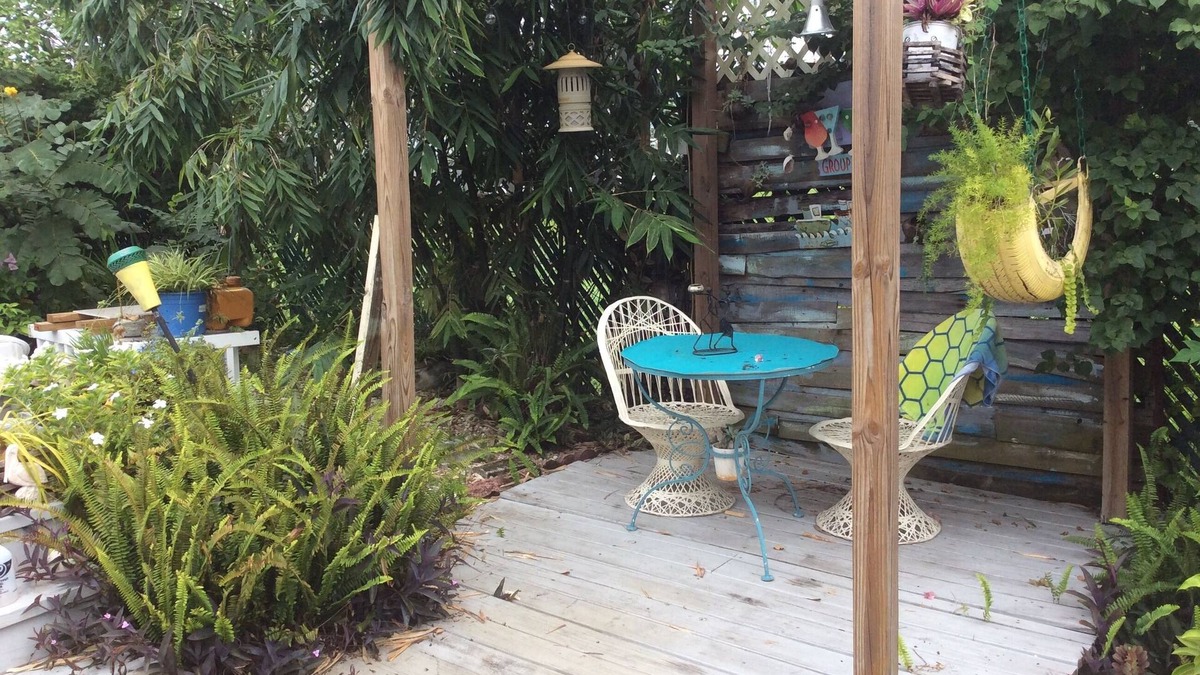 La Villa Gardens Cottage | Vacation in my nice duplex
