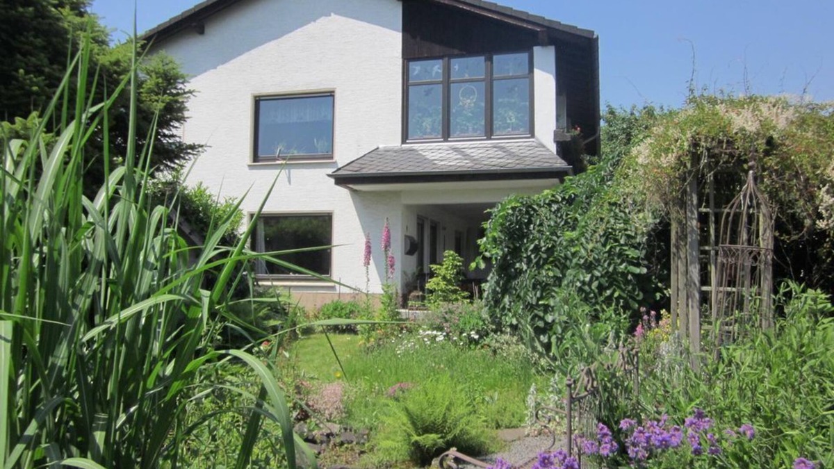 Bergneustadt Apartment | Vacation in the nature garden - apartment/apartment, shower or bath, WC, 1 bedroom