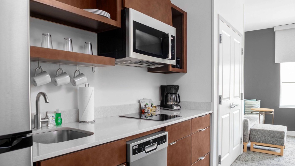 Clearwater Hotel | Vacation is Calling! Free Breakfast, Free Parking, Pet-friendly Property, Pool
